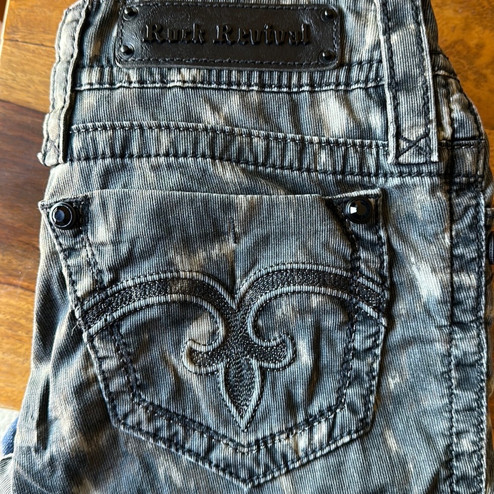 Rock Revival women’s size 25 Camo print cords/jeans